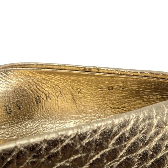 Valentino Garavani Roman One Stud Pebbled Leather Gold Pointed Flats Mules 38.5 - Picture 7 of 8